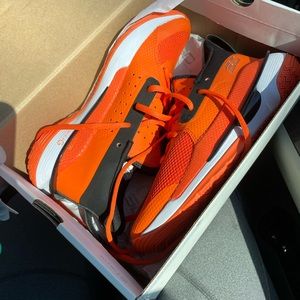 Under Armour Curry 7 shoes size 5M 6.5 W brand new in box never worn.